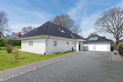 Foto - Haus zum Kaufen in Neustadt in Holstein 1.150.000,00 € 238 m²