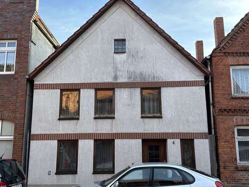 Foto - Haus zum Kaufen in Neustadt-Glewe 53.000,00 € 123 m²