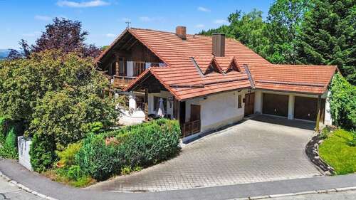 Foto - Haus zum Kaufen in Grafenau 435.000,00 € 320 m²