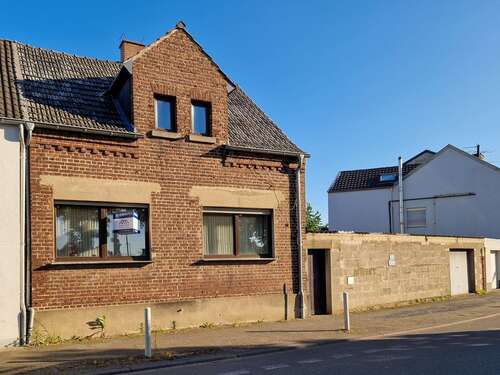 Foto - Haus zum Kaufen in Düren 169.900,00 € 142.2 m²