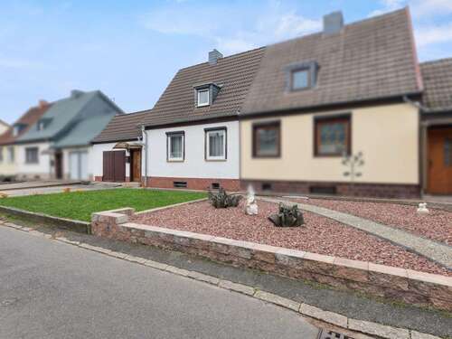 Foto - Haus zum Kaufen in Dessau-Roßlau 110.000,00 € 110 m²