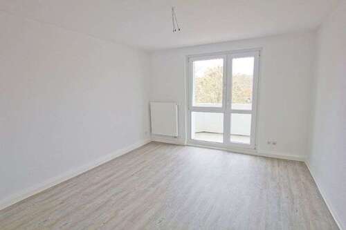 Foto - Wohnung zum Mieten in Halle (Saale) 421,00 € 58.39 m²