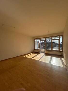 Foto - Wohnung zum Mieten in Halle 800,00 € 79.78 m²