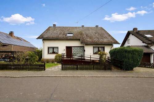 Foto - Haus zum Kaufen in Ellenz-Poltersdorf 279.000,00 € 214 m²