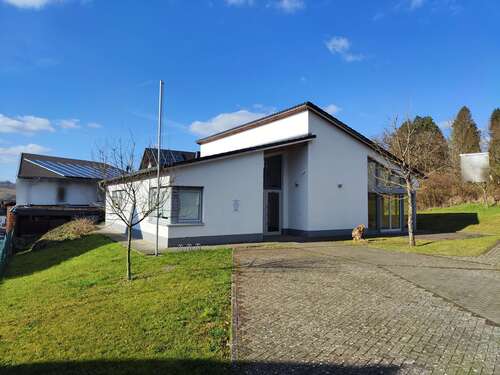 Foto - Haus zum Kaufen in Löhnberg 335.000,00 € 140 m²