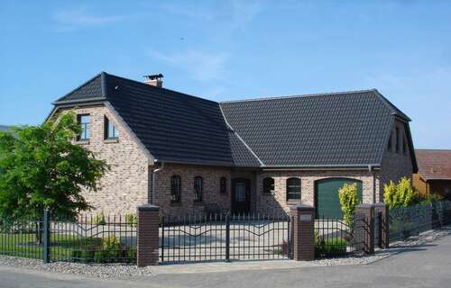 Foto - Haus zum Kaufen in Alt Schwerin 1.350.000,00 € 232 m²