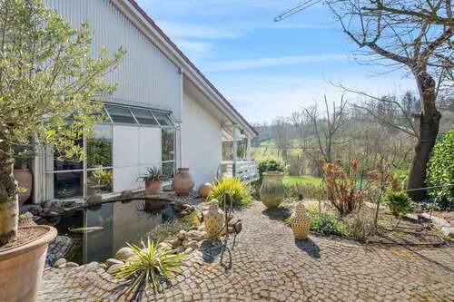 Foto - Haus zum Kaufen in Neuhausen auf den Fildern 670.000,00 € 267 m²