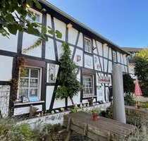 Haus zum Kaufen in Hennef 640.000,00 € 473.31 m²