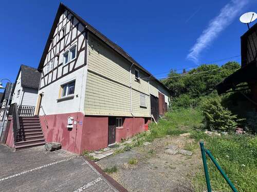 Foto - Haus zum Kaufen in Dillenburg - Nanzenbach 99.000,00 € 115 m²