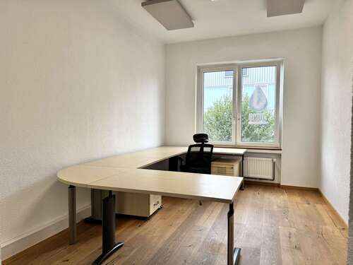 Foto - Halle in Karlsruhe 390,00 € 30 m²