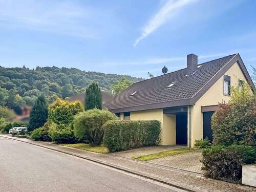 Foto - Haus zum Kaufen in Kirkel 430.000,00 € 282 m²