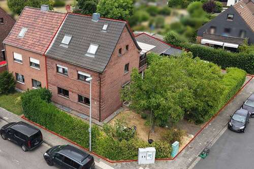 Foto - Haus zum Kaufen in Dormagen Straberg 360.000,00 € 177 m²