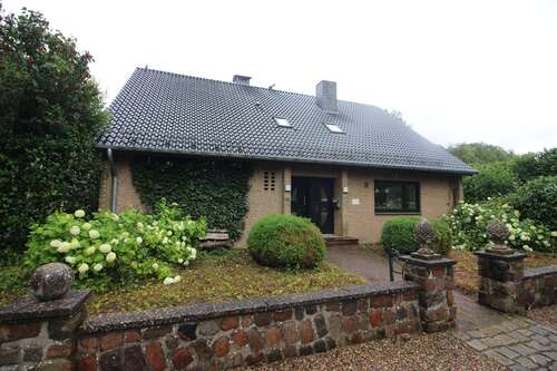 Foto - Haus zum Kaufen in Bergenhusen 377.000,00 € 264.88 m²