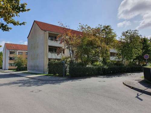 Foto - Wohnung zum Mieten in Hermsdorf 370,00 € 61.89 m²