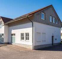 Haus zum Kaufen in Neuhof-Giesel 269.000,00 € 306 m²