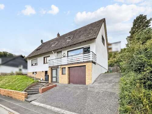 Foto - Haus zum Kaufen in Fronhausen 340.000,00 € 172 m²