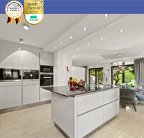 Haus zum Kaufen in Kaarst 1.470.000,00 € 469 m²