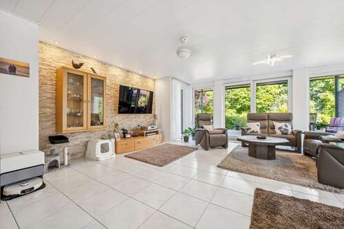Foto - Haus zum Kaufen in Voerde (Niederrhein) 875.000,00 € 237 m²