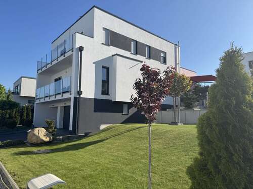 Foto - Haus zum Kaufen in Zwenkau 1.420.000,00 € 240 m²