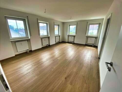 Foto - Wohnung zum Mieten in Massenhausen 825,00 € 66 m²