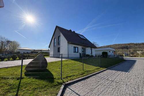 Foto - Haus zum Kaufen in Demitz-Thumitz 395.000,00 € 142.18 m²