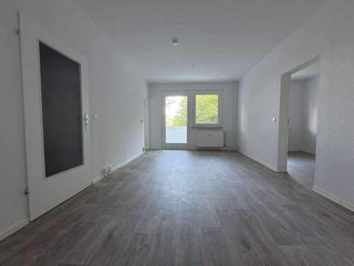 Foto - Wohnung zum Mieten in Plauen 279,36 € 58.2 m²