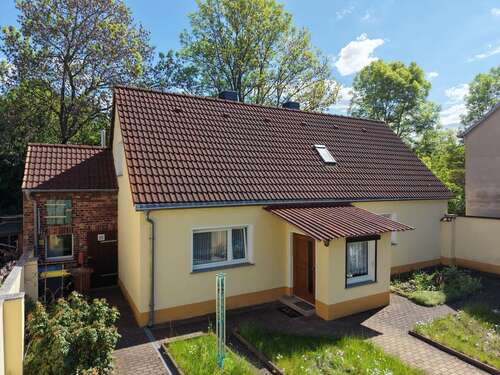Foto - Haus zum Kaufen in Beuna 110.000,00 € 105 m²