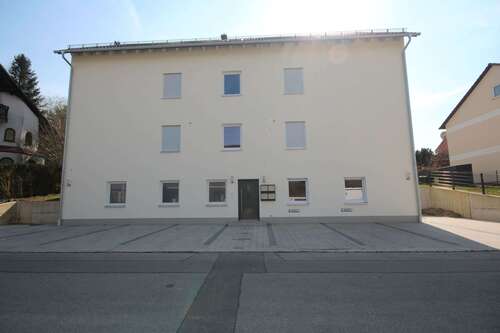 Foto - Wohnung zum Mieten in Emersacker 960,00 € 83 m²