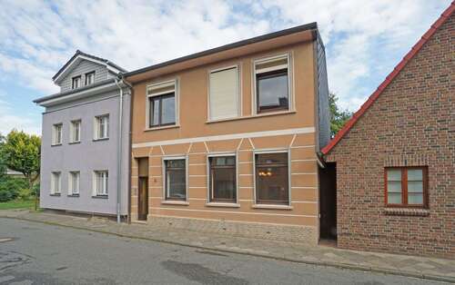 Foto - Haus zum Kaufen in Uetersen 160.000,00 € 129 m²