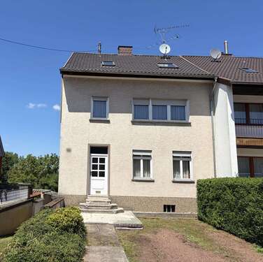 Foto - Haus zum Kaufen in Schwalbach 145.000,00 € 160 m²