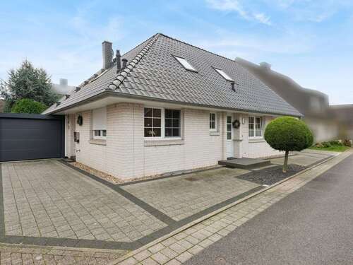 Foto - Haus zum Kaufen in Krefeld 699.000,00 € 189.48 m²