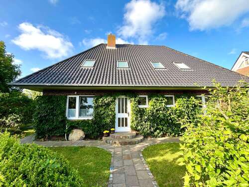 Foto - Haus zum Kaufen in Alkersum 649.000,00 € 168 m²