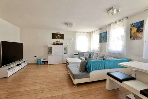 Foto - Haus zum Kaufen in Metzingen 350.000,00 € 163.81 m²