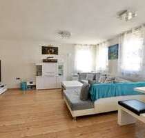 Haus zum Kaufen in Metzingen 350.000,00 € 163.81 m²