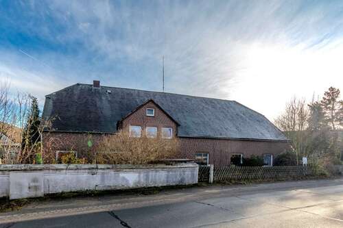 Foto - Haus zum Kaufen in Lemgow Schweskau 105.000,00 € 210 m²