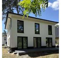 Haus zum Kaufen in Brandenburg - Blankenfelde-Mahlow 890.000,00 € 153 m²