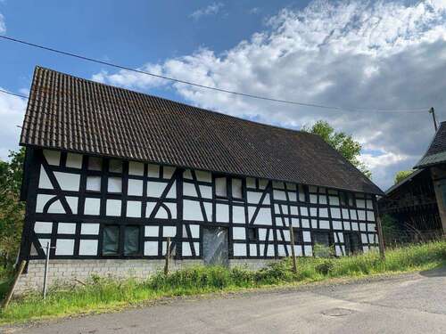 Foto - Haus zum Kaufen in Asbach 180.000,00 € 237 m²