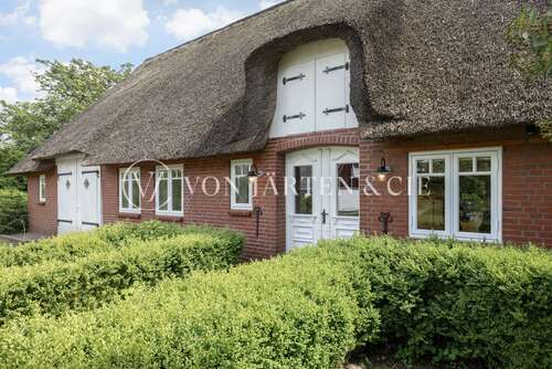 Foto - Haus zum Kaufen in Langenhorn - Nordfriesland 935.000,00 € 125 m²