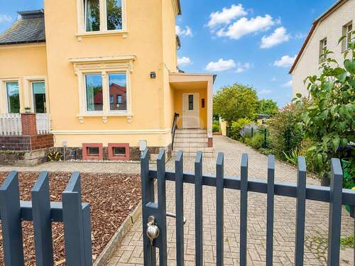 Foto - Haus zum Kaufen in Weinböhla 525.000,00 € 208 m²