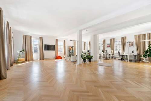 Foto - Büro in Stuttgart- Obertürkheim 3.519,20 € 234.21 m²