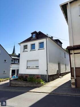 Foto - Haus zum Kaufen in Hundsangen 450.000,00 € 327 m²