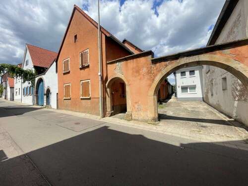 Foto - Haus zum Kaufen in Edenkoben 199.000,00 € 186 m²