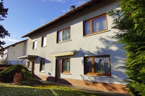 Foto - Haus zum Kaufen in Roßtal 549.000,00 € 156 m²