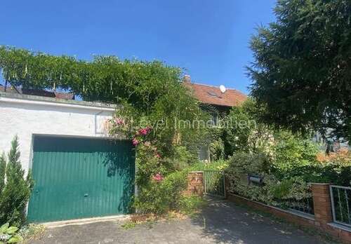 Foto - Haus zum Kaufen in Alteglofsheim 260.000,00 € 225 m²