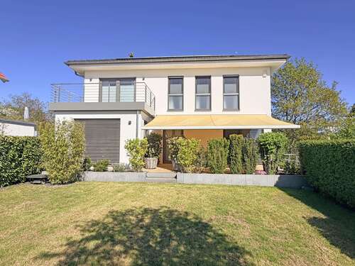 Foto - Haus zum Kaufen in Niedernhausen- Oberjosbach 1.330.000,00 € 170 m²