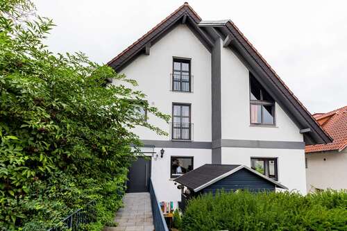 Foto - Haus zum Kaufen in Bischofsheim 695.000,00 € 229 m²
