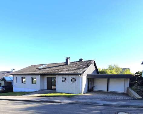 Foto - Haus zum Kaufen in Meinerzhagen-Valbert 278.000,00 € 128 m²