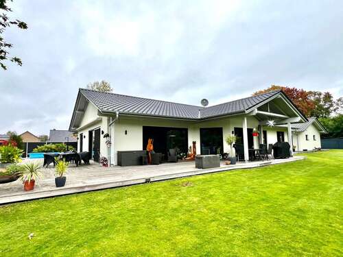 Foto - Haus zum Kaufen in Grüneberg 899.000,00 € 243.92 m²