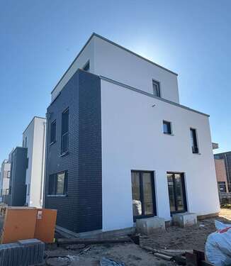 Foto - Haus zum Kaufen in Duisburg - Huckingen 1.168.000,00 € 194 m²