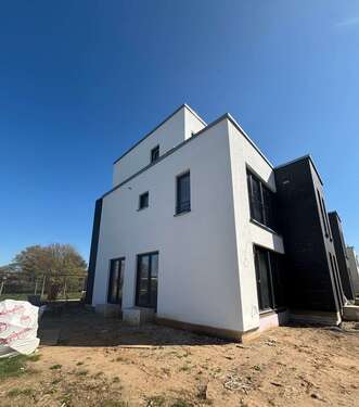 Foto - Haus zum Kaufen in Duisburg - Huckingen 1.168.000,00 € 194 m²
